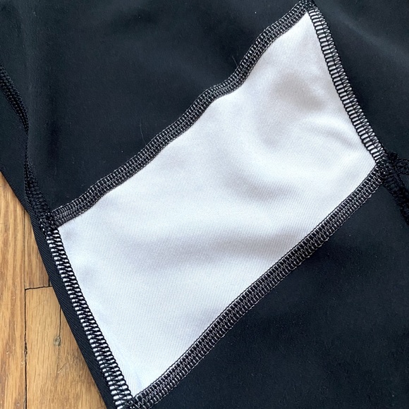 Lululemon Fast and Free Running Tight - Picture 5 of 6